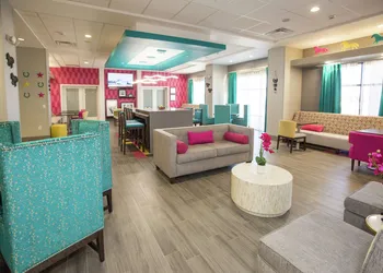 Hampton Inn Mustang hotel thumbnail 6