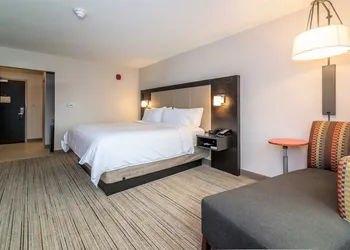 Holiday Inn Express & Suites Allen Park by IHG hotel thumbnail 6