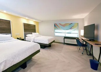 Tru by Hilton Lawrence hotel thumbnail 7