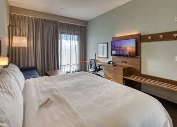 Holiday Inn Express & Suites Charlotte - South End by IHG hotel thumbnail 8