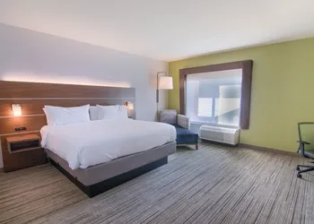 Holiday Inn Express & Suites Mobile - University Area by IHG hotel thumbnail 3