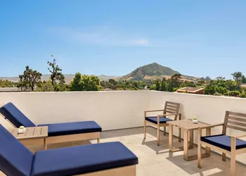 La Quinta Inn & Suites by Wyndham San Luis Obispo Downtown hotel thumbnail 5