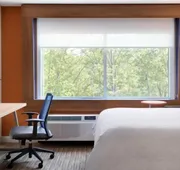 Holiday Inn Express & Suites Atlanta Airport NE - Hapeville by IHG hotel detail image 3