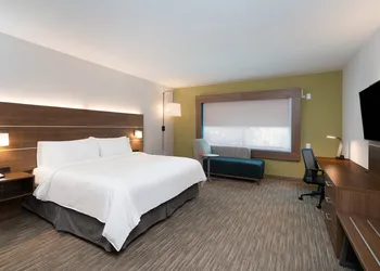 Holiday Inn Express & Suites Atlanta Airport NE - Hapeville by IHG hotel thumbnail 6