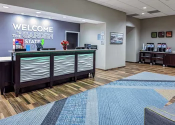 Hampton Inn Cranbury hotel thumbnail 4