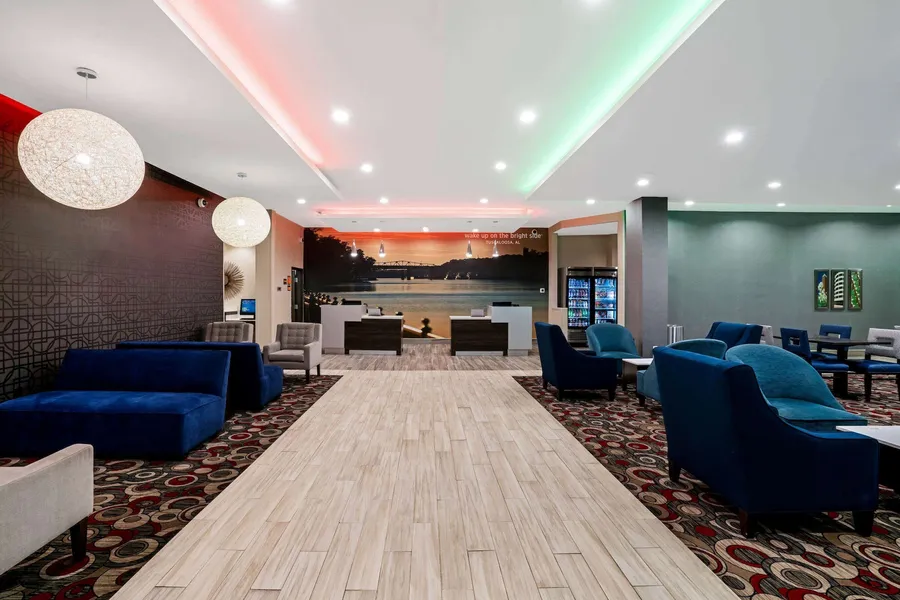 La Quinta Inn & Suites by Wyndham Tuscaloosa University hotel detail image 2