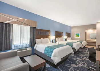 Baymont by Wyndham Houston Hobby Airport hotel thumbnail 7