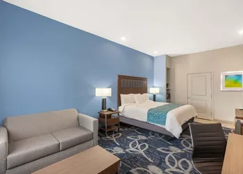 Baymont by Wyndham Houston Hobby Airport hotel thumbnail 8