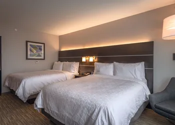 Holiday Inn Express & Suites Tulsa Downtown by IHG hotel thumbnail 3