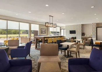 La Quinta Inn & Suites by Wyndham Rock Hill hotel thumbnail 3