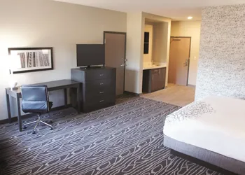 La Quinta Inn & Suites by Wyndham Rock Hill hotel thumbnail 7