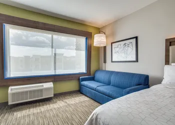 Holiday Inn Express & Suites Denton South by IHG hotel thumbnail 3