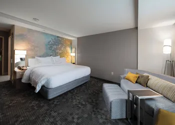 Courtyard by Marriott Russellville hotel thumbnail 3
