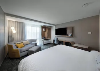 Courtyard by Marriott Russellville hotel thumbnail 5