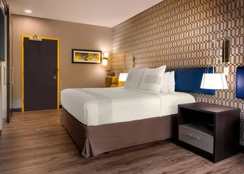 GLō Hotel Asheville-Blue Ridge Parkway hotel thumbnail 6