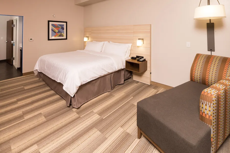 Holiday Inn Express & Suites Auburn by IHG hotel detail image 6