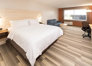 Holiday Inn Express & Suites Auburn by IHG hotel thumbnail 8
