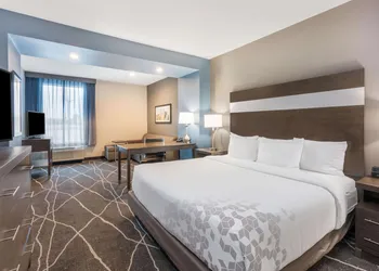 La Quinta Inn and Suites by Wyndham Houston Spring South hotel thumbnail 5