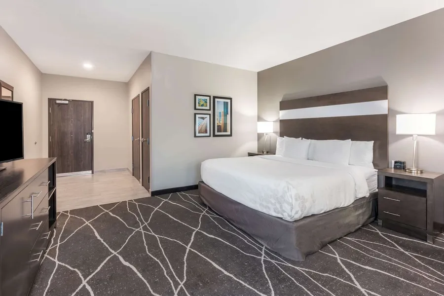 La Quinta Inn and Suites by Wyndham Houston Spring South hotel detail image 6