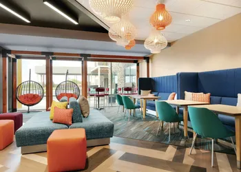 Tru by Hilton Williamsville Buffalo Airport hotel thumbnail 4