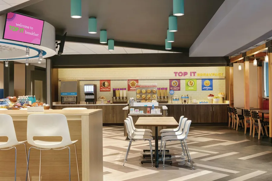 Tru by Hilton Williamsville Buffalo Airport hotel detail image 6
