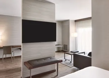 AC Hotel by Marriott Phoenix Biltmore hotel thumbnail 8
