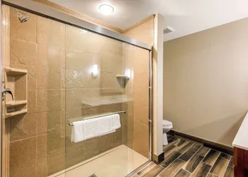 Comfort Suites Liberal North hotel thumbnail 8
