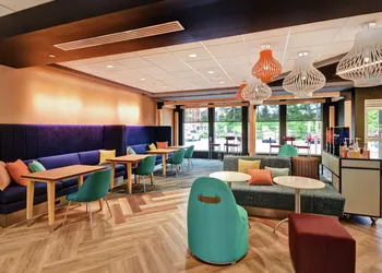 Tru by Hilton Raleigh Durham Airport hotel thumbnail 3