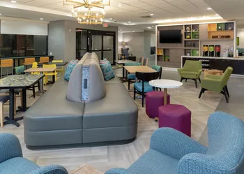 Home2 Suites by Hilton Indianapolis Airport hotel thumbnail 3