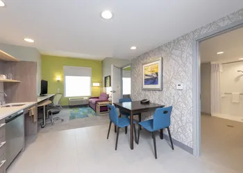 Home2 Suites by Hilton Indianapolis Airport hotel thumbnail 5