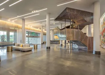 The Summit Hotel hotel thumbnail 6