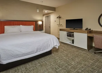 Hampton Inn & Suites Roseburg hotel thumbnail 6