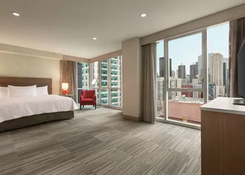 Home2 Suites by Hilton Chicago River North hotel thumbnail 6