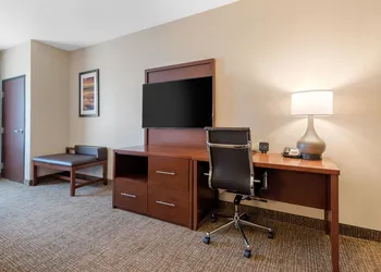 Comfort Suites Denver International Airport hotel thumbnail 7