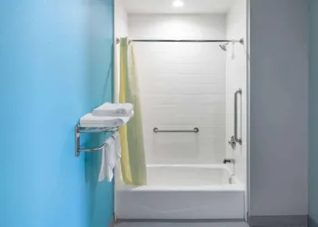 Americas Best Value Inn Houston Willowbrook hotel thumbnail 6