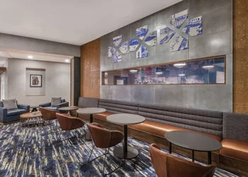 Hampton Inn & Suites Fort Wayne Downtown hotel thumbnail 2