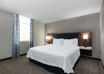 Hampton Inn & Suites Fort Wayne Downtown hotel thumbnail 8