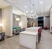 La Quinta Inn & Suites by Wyndham Columbus MS hotel detail image 3