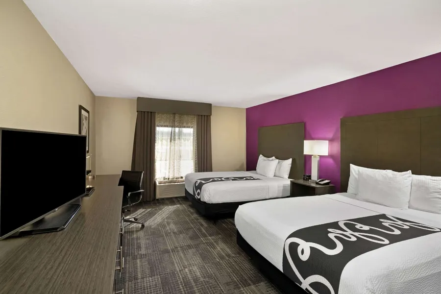 La Quinta Inn & Suites by Wyndham Columbus MS hotel detail image 6