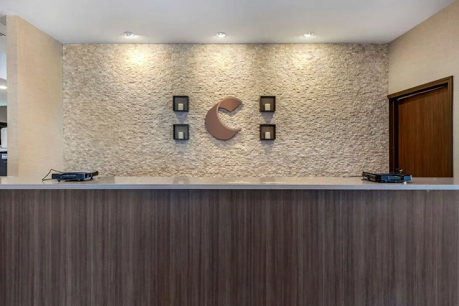 Comfort Suites Fort Lauderdale Airport & Cruise Port hotel detail image 2