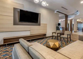 Comfort Suites Fort Lauderdale Airport & Cruise Port hotel thumbnail 4