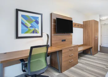 Holiday Inn Express & Suites Lexington W - Versailles by IHG hotel thumbnail 7