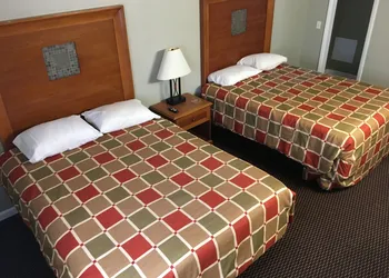 Red Carpet Motel hotel thumbnail 2