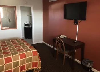 Red Carpet Motel hotel thumbnail 4