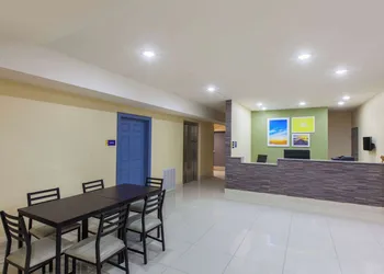 Days Inn by Wyndham Baton Rouge Airport hotel thumbnail 3
