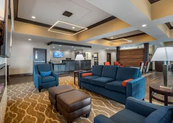 Comfort Inn & Suites Cedar Rapids CID Eastern Iowa Airport hotel thumbnail 4