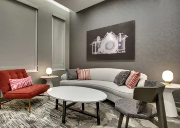 The Rose Chicago, Tapestry Collection by Hilton hotel thumbnail 2
