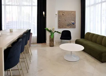 Hotel Dello Ft Lauderdale Airport, Tapestry Collection by Hilton hotel thumbnail 3