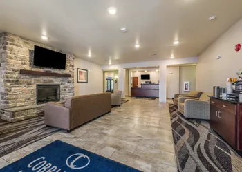 Cobblestone Hotel & Suites - Hutchinson hotel thumbnail 2