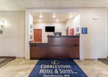 Cobblestone Hotel & Suites - Hutchinson hotel thumbnail 3